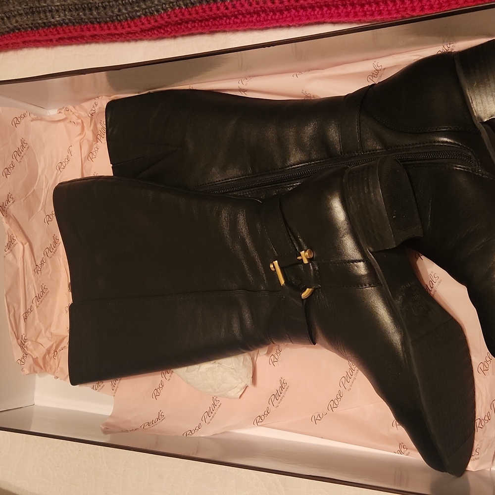 Walking Cradles Black 6.5 WW Tall Boots